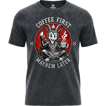 COFFEE AND MAYHEM  - Camiseta con lavado ácido